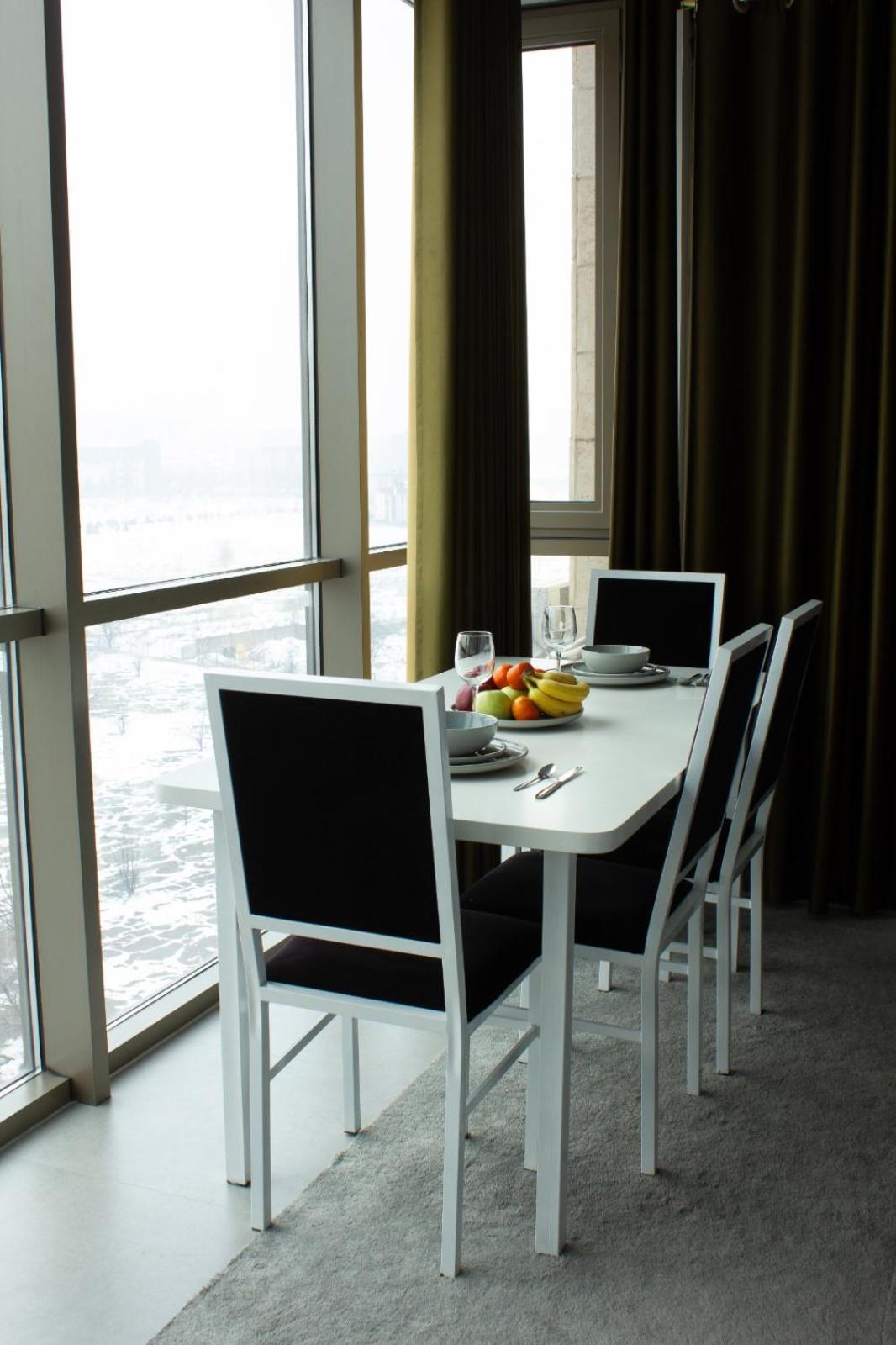 9Th And 6Th Floor Stylish Apartments With Mountainvista Bisjkek Eksteriør bilde